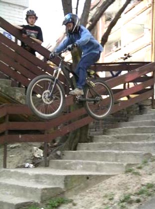 Rok około 2004, osiedle H. W powietrzu Michał Baniowski.